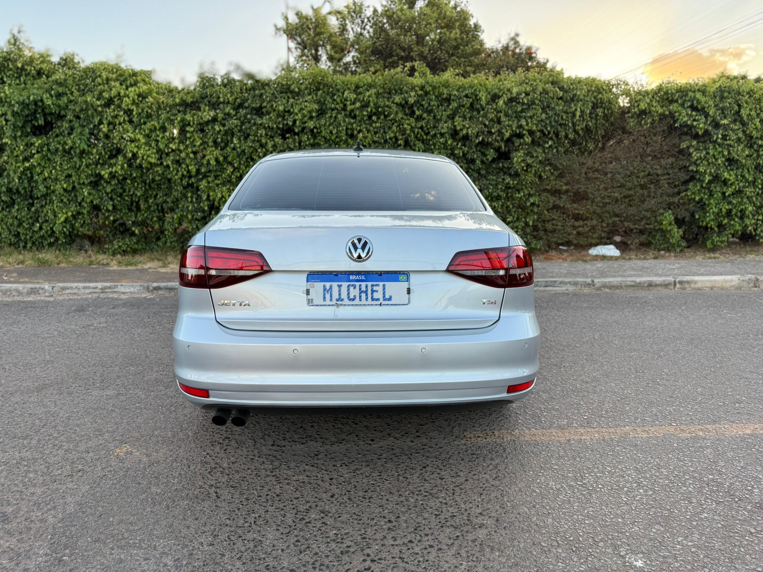 562629123